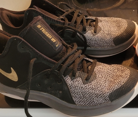 Nike sneakers - Picture 2 of 2